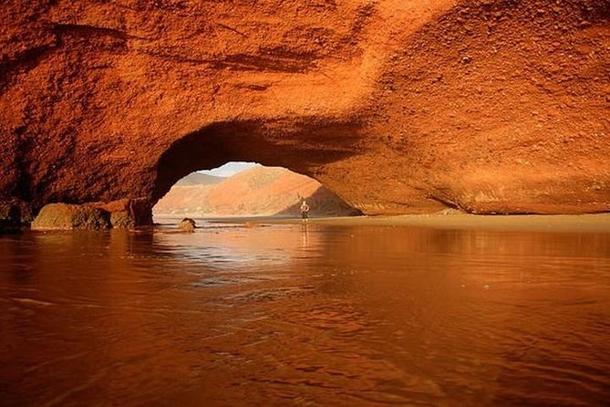 agence de voyage Agadir (region) : Day trip to Sidi ifni, Mirleft and Legzira beach