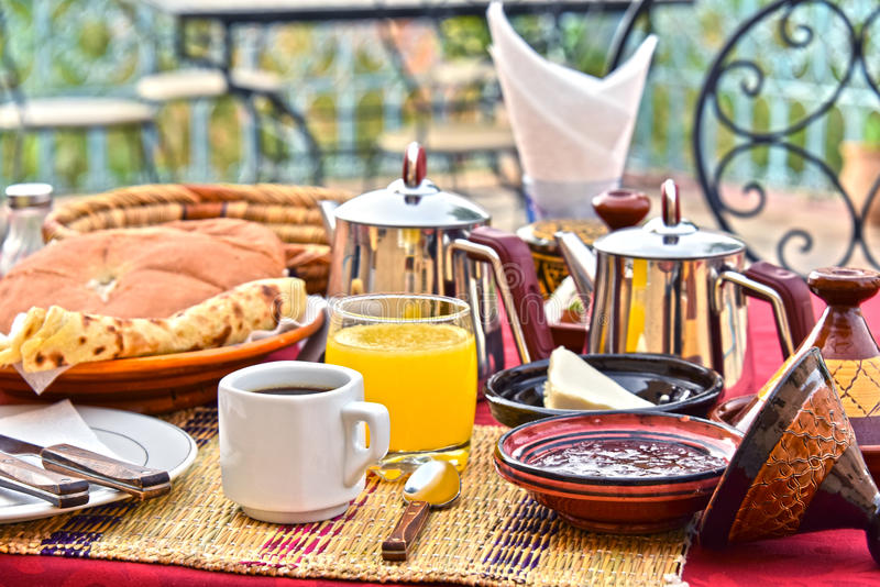 agence de voyage 08:30am - Petit Dejeuner a la Marocaine